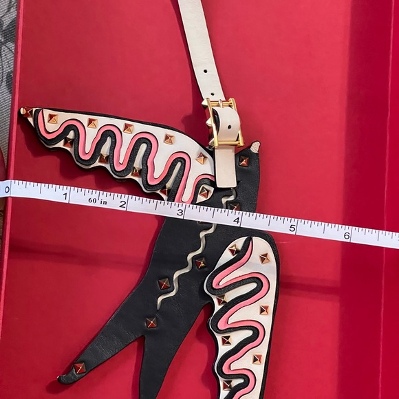 Valentino Garavani Rockstud Leather Swallow Bag Charm with Ornate Patterns. ♥️💝 - Picture 7 of 11